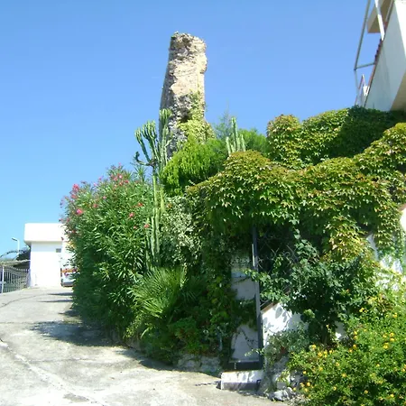 Lejlighed Via Faro, Con Vista Mare E Montagne *