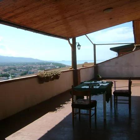 Via Faro, Con Vista Mare E Montagne Apartment